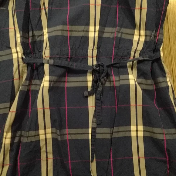 Beautiful dress by Tommy Hilfiger 🌟🍀🌸 - Picture 12 of 16